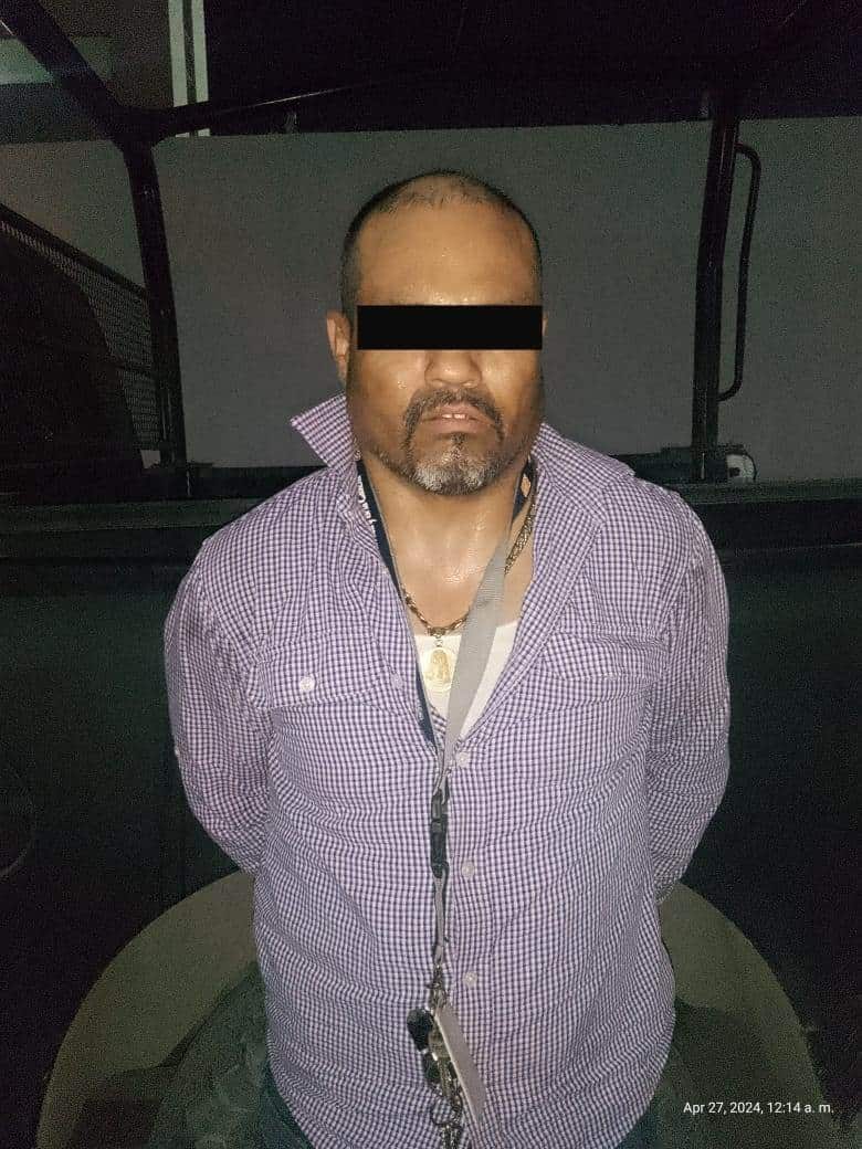 En cuatro operativos efectuados en diferentes puntos durante el fin de semana, elementos de la Secretaría de Seguridad Pública de García, detuvieron a 11 personas, a quienes les aseguraron cuatro armas, entre ellas una larga, así como dosis de mariguana y cristal.