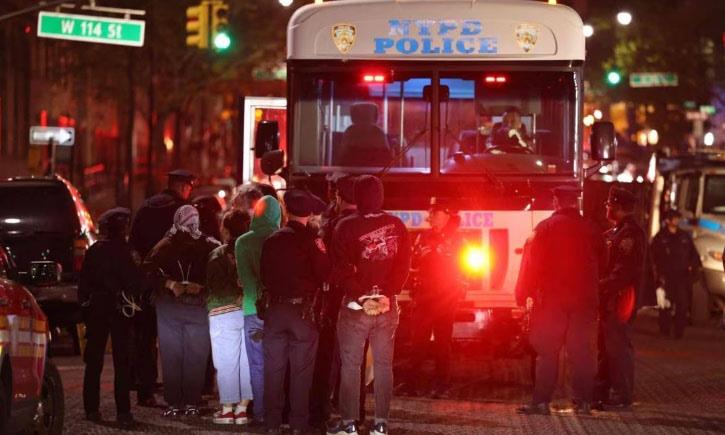 Policía inicia desalojo de estudiantes en Universidad de Columbia