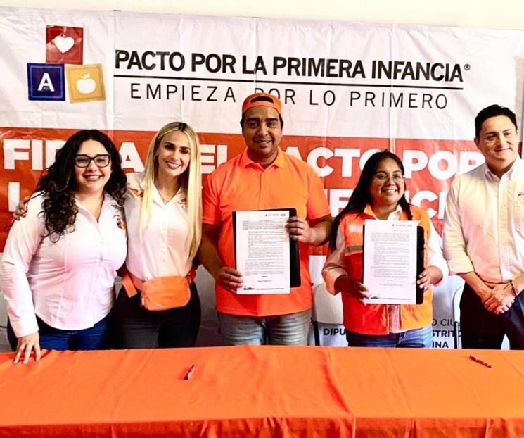 Firma Jesús Nava Pacto Primera Infancia