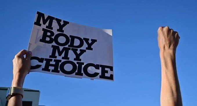 Pone fin Senado de Arizona a la ley de 1864 que prohíbe el aborto