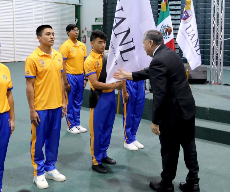 Abandera Rector de la UANL a deportistas rumbo a Universiada