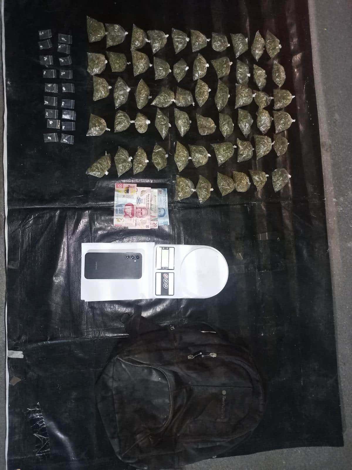Un presunto narcomenudista quien portaba 70 dosis de droga, fue detenido por elementos de Fuerza Civil en el municipio de Guadalupe.