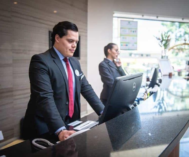 El 27% de los empleados en México trabajan más horas: OCDE