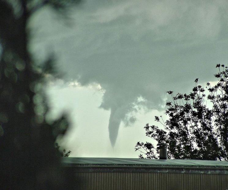 Niño salva a sus padres después de un fuerte tornado en EU