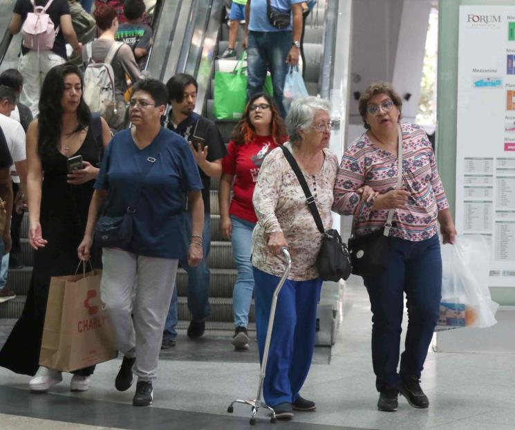 Consejos financieros para festejar a mamá