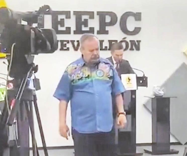 Abandona Mauricio debate tras acusaciones de Lorenia