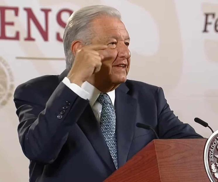AMLO critica al INAI y ataca a adversarios por apoyar a Amparo Casar