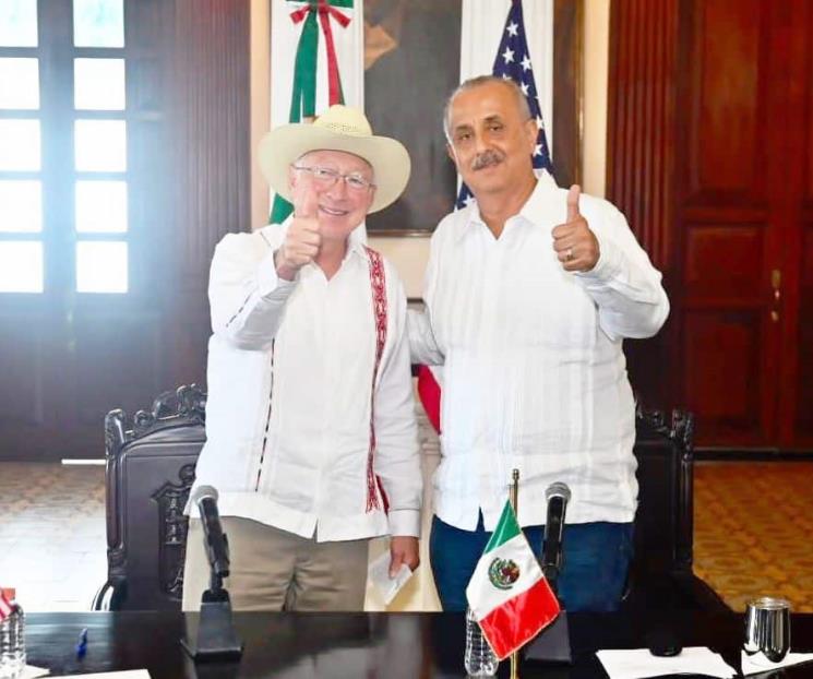 Ken Salazar sostiene encuentro con subsecretario de Derechos Humanos