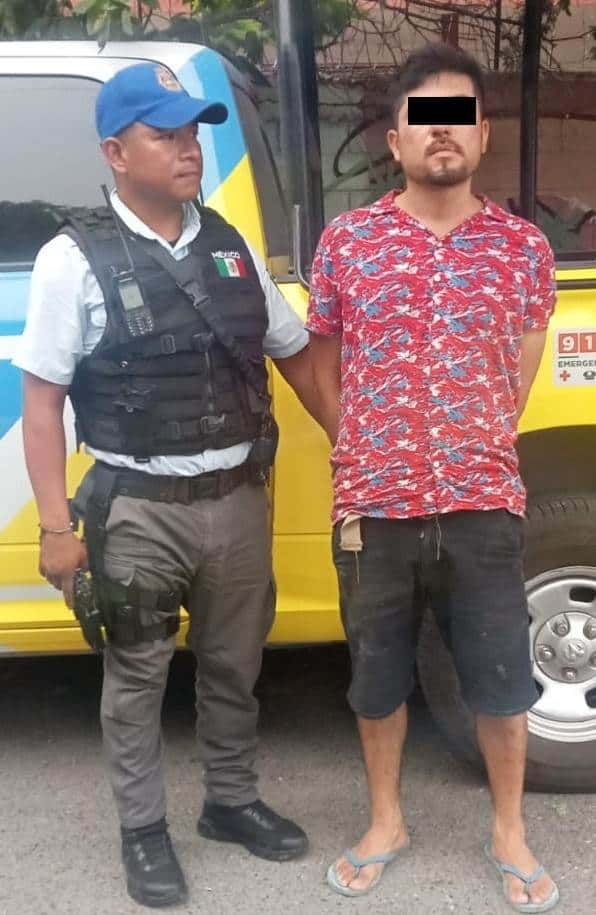 En el momento que presuntamente intentaban sustraer un acumulador de una camioneta estacionada, dos hombres fueron detenidos por oficiales de la Policía de Monterey, en la Colonia Benito Juárez.