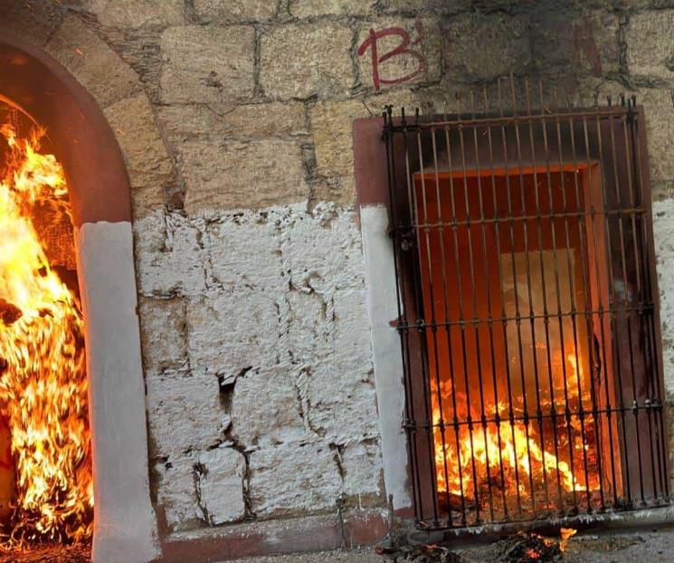 Rescatan a hombre de incendio
