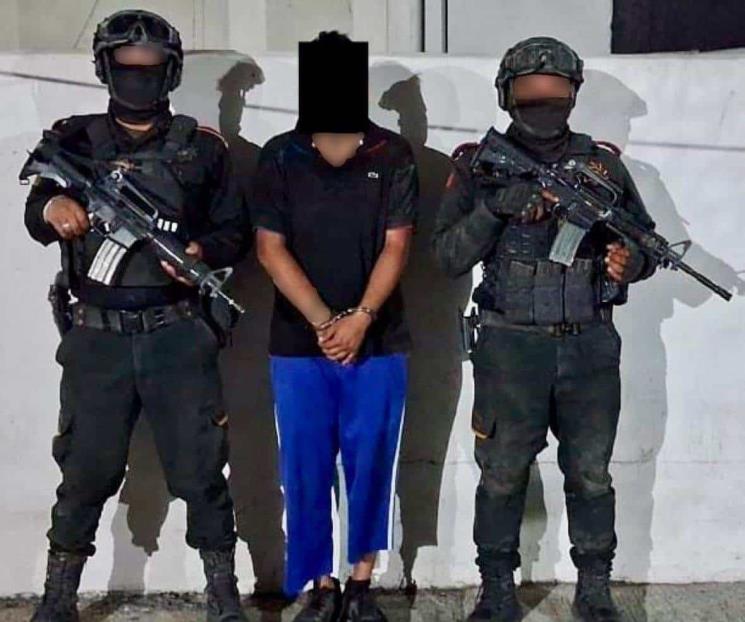 Lanza ponchallantas y lo detienen