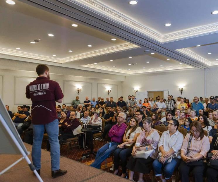 Comparte Mauricio Cantú su proyecto con maestros