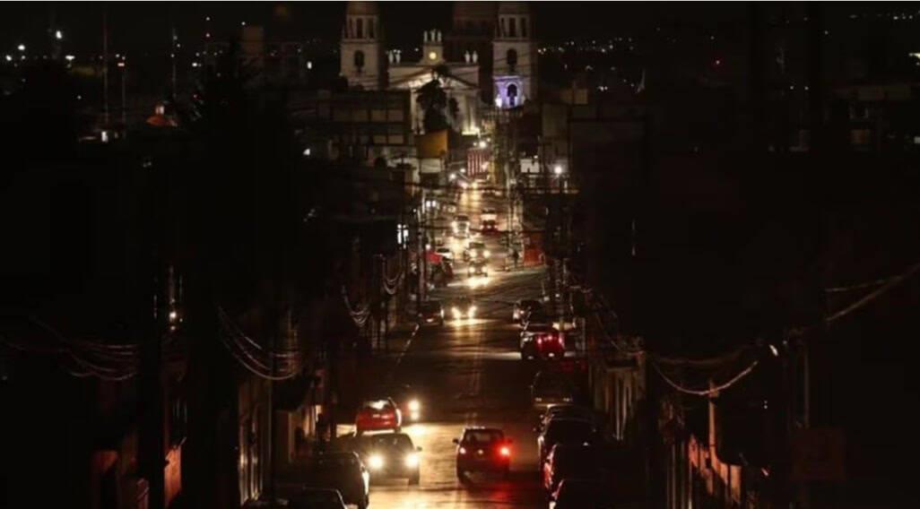 Apagón duró 9 horas y media, reportan
