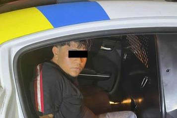 Intenta quemar camioneta