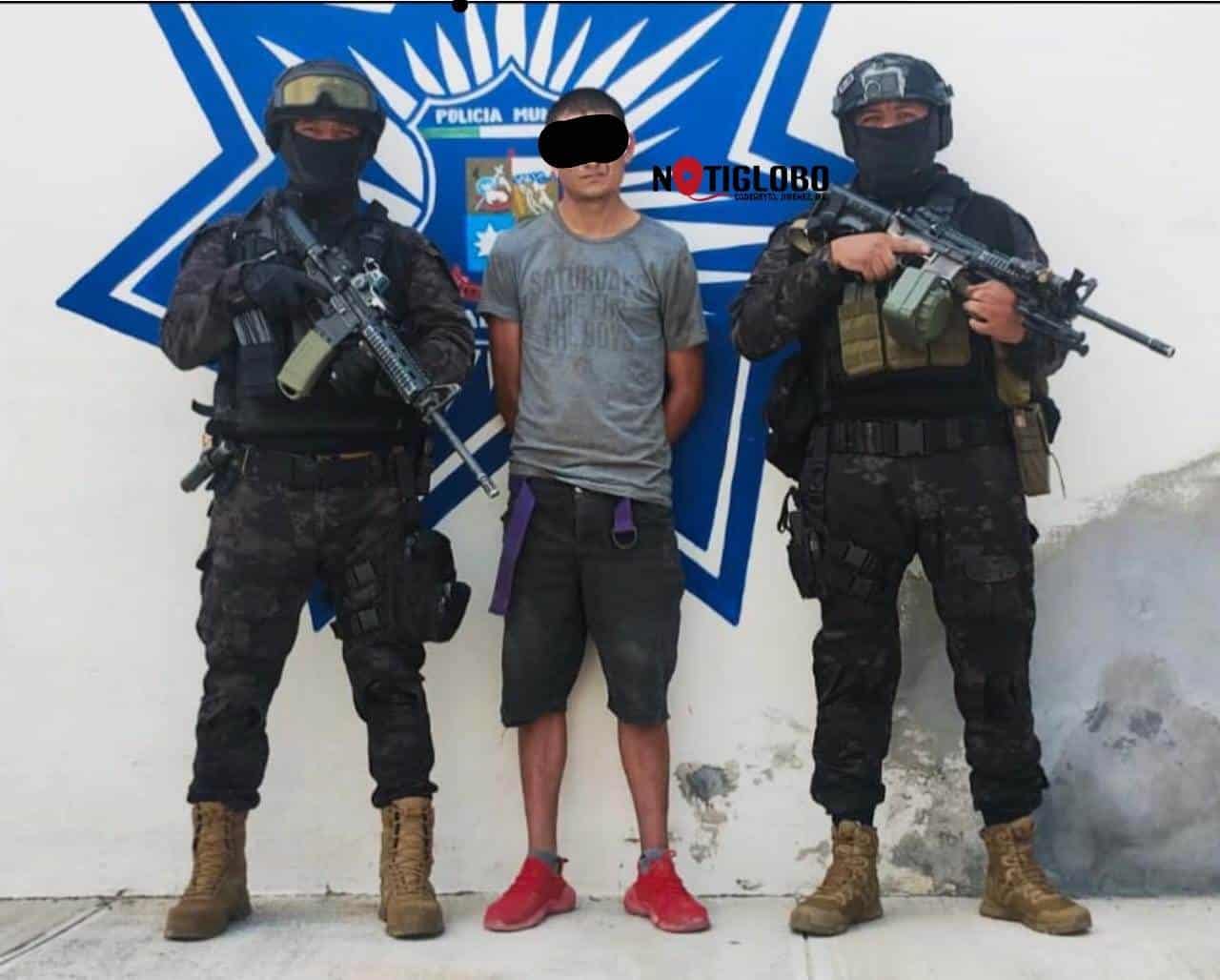 Elementos de la policía preventiva de Cadereyta, lograron la detención de un sujeto, que se dedicaba al robo de cámaras de circuito cerrado, en residencia de esta localidad.