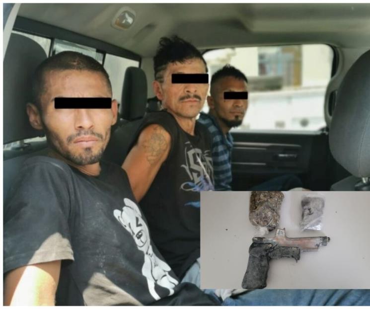 Detienen a tres con drogas y armas