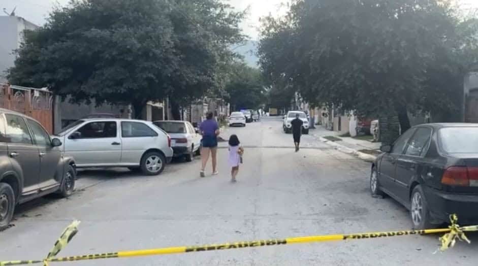 Dos hombres que se hallaban dentro de un domicilio, fueron ejecutados a balazos por un solitario delincuente quien se dio a la fuga, en Juárez.