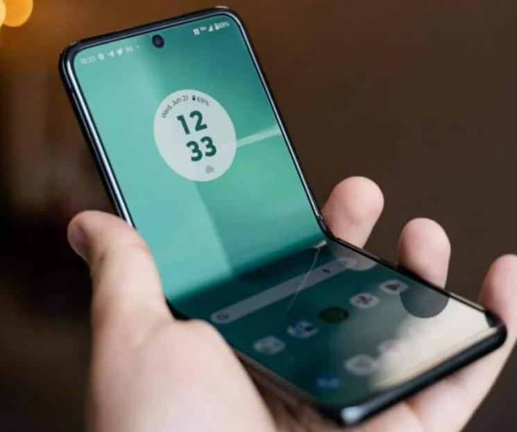 El Motorola Razr 50 Ultra aparece en minoristas europeos