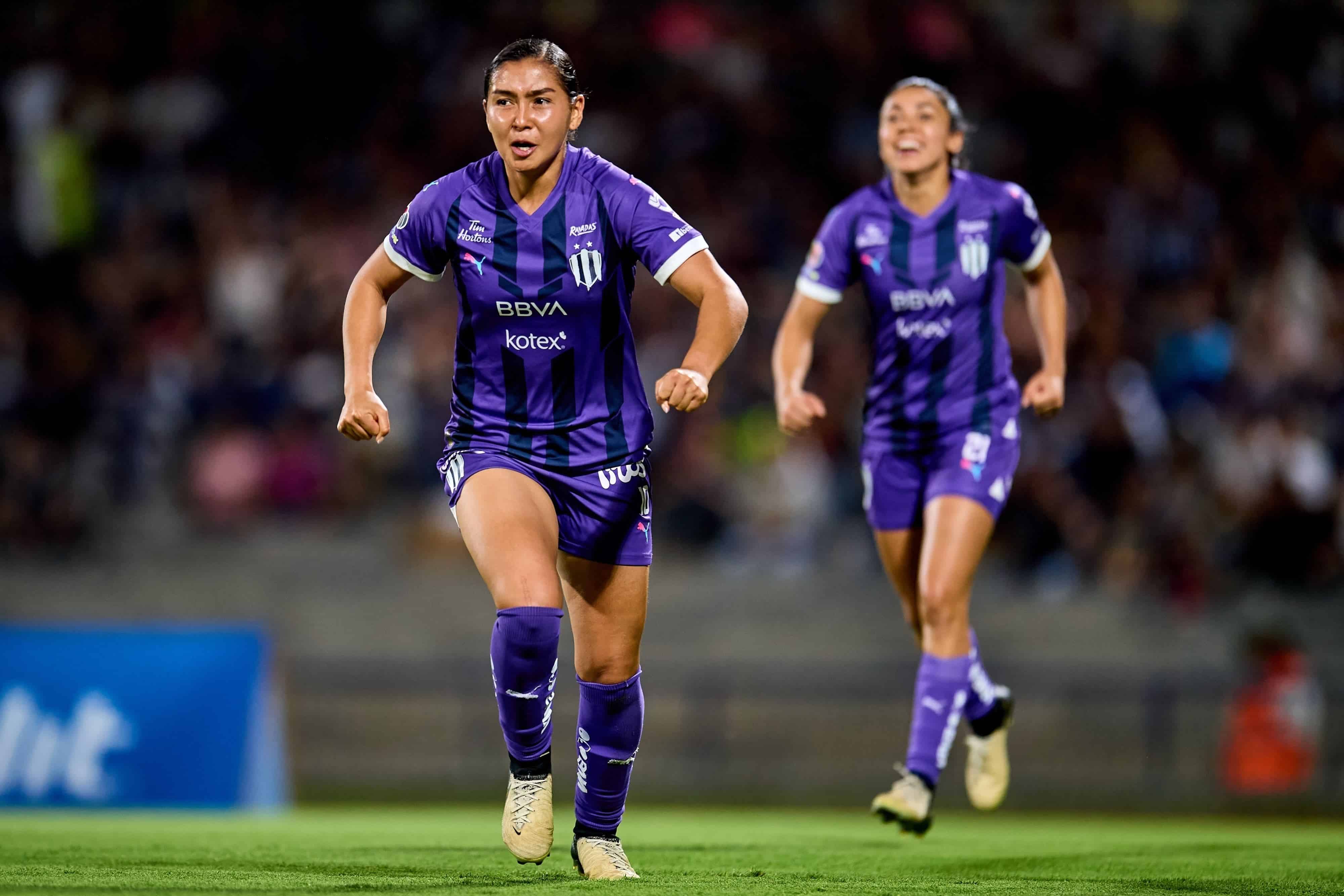 Nicole Pérez hace el 1-0.