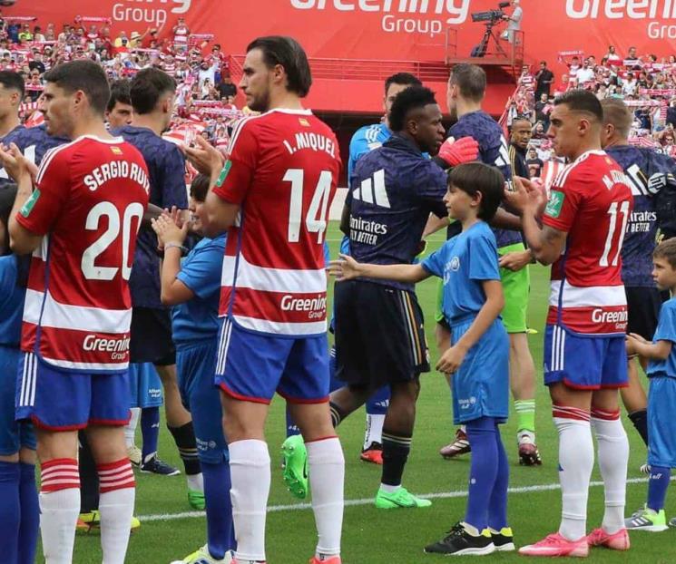 Golea Real Madrid al descendido Granada en la Liga de España 