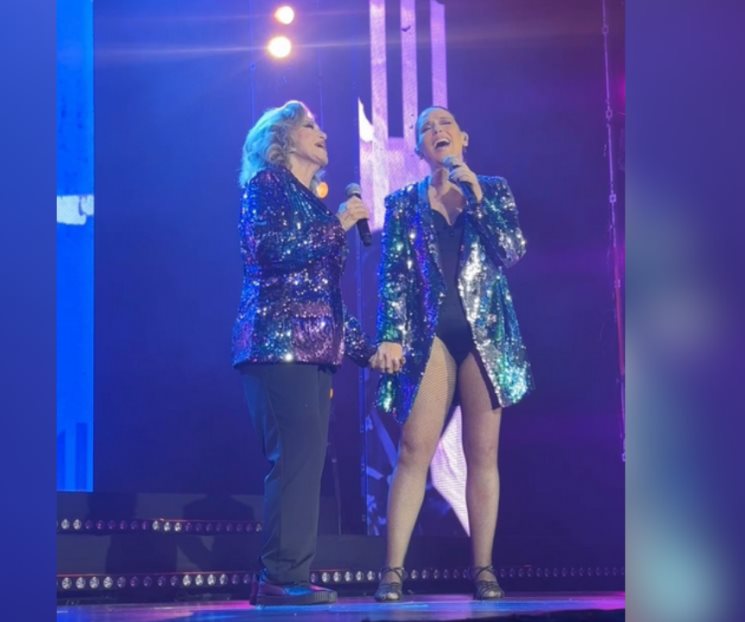 Celebran Angélica María y Angélica Vale a las madres con concierto