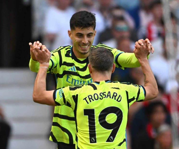 Arsenal vence al United y retoma la punta de la Premier League