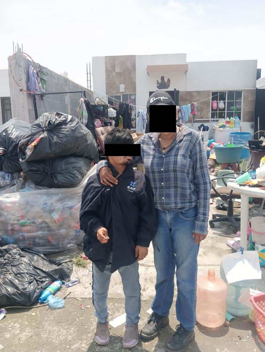Guardias de Proximidad rescataron sano y salvo a un hombre con síndrome down quien andaba extraviado luego de salir de su casa ubicada en Ciénega de Flores y deambulaba por la avenida Ruiz Cortines, en Apodaca.