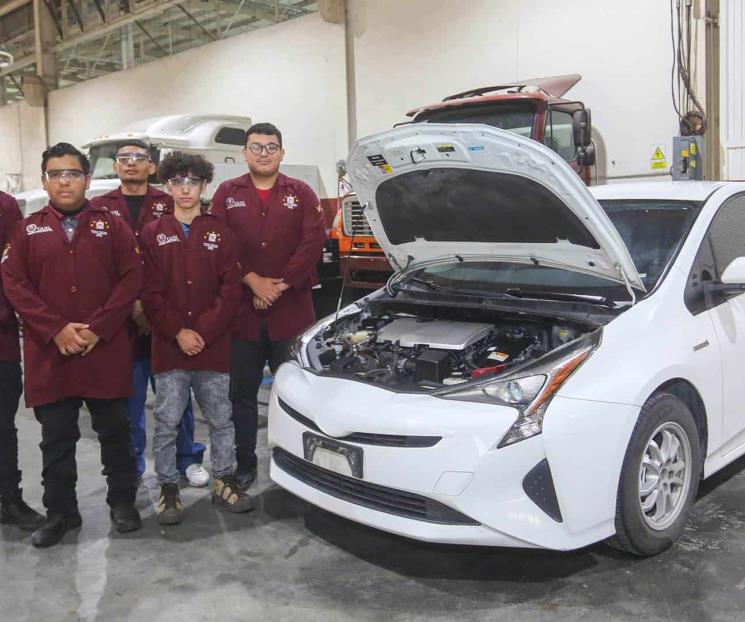 Suman Bachillerato Técnico en Electromovilidad a oferta académica