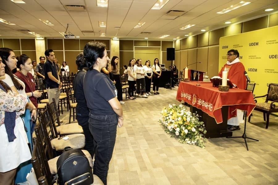 Bendicen salida de proyectos internacionales