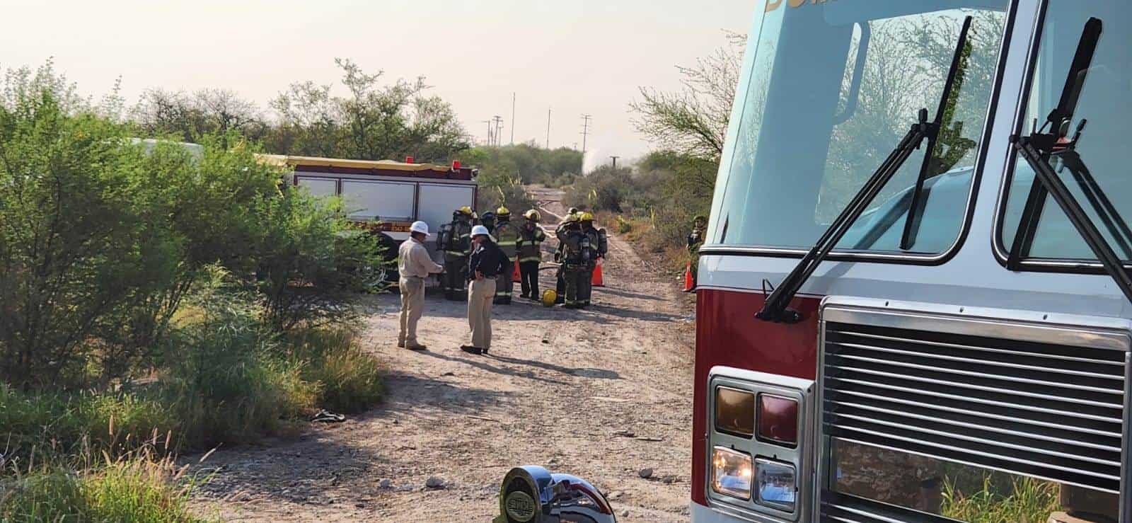 El robo de combustible en un ducto de Pemex, ocasionó una fuga que llevó al cierre de la Autopista al Aeropuerto, ayer en el municipio de Apodaca.