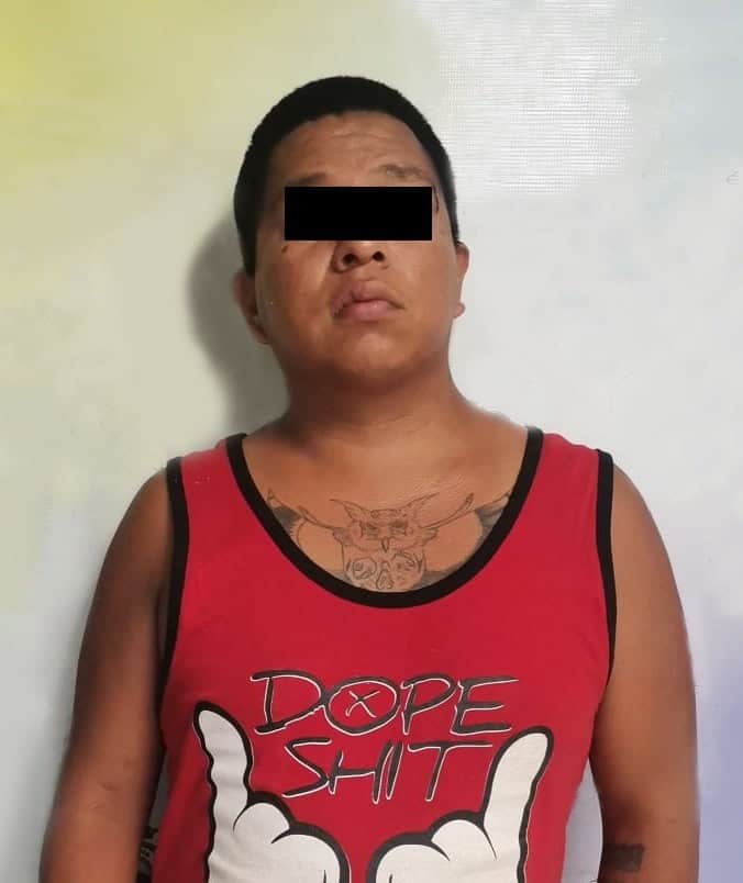 En hechos diferentes, tres hombres fueron detenidos por oficiales de la Policía de Monterrey, luego de presuntamente cometer desacato a la autoridad y al investigar su estatus legal, se informó que cuentan con órdenes de aprehensión vigente por diversos delitos.