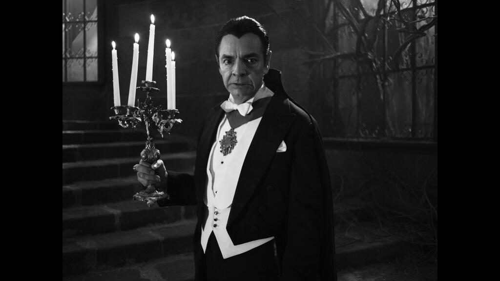 Derbez vuelve a la comedia: es Drácula Derbez vuelve a la comedia: es Drácula