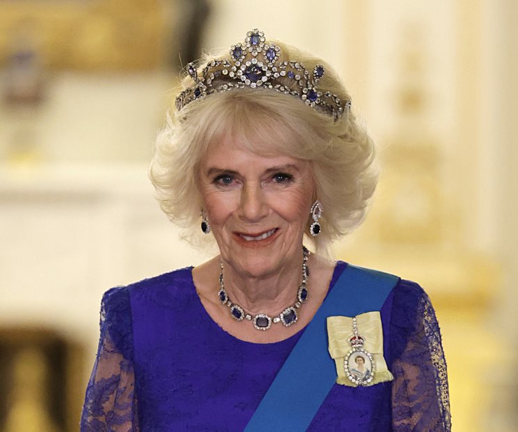 La Reina Camila promete no adquirir prendas de piel