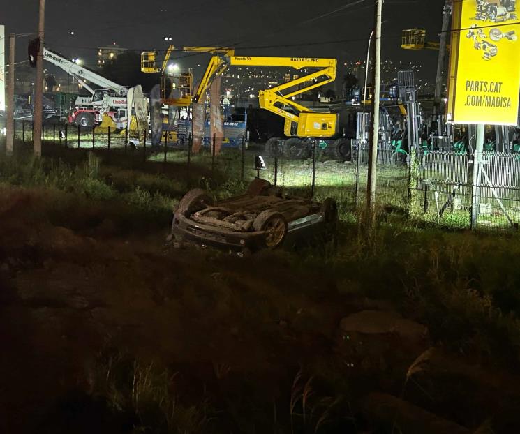 Vuelca en Santa Catarina