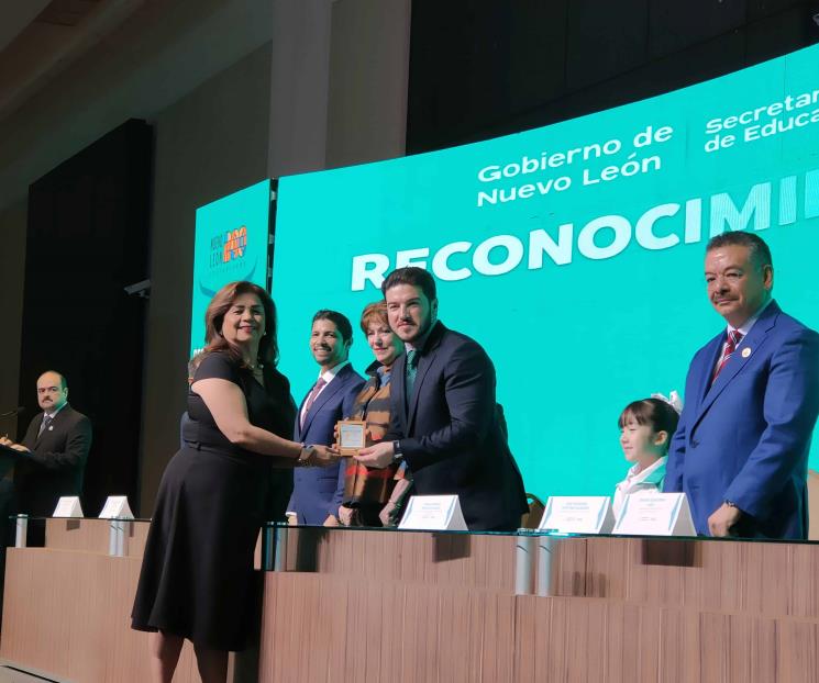 Reconoce Samuel a maestros por su labor