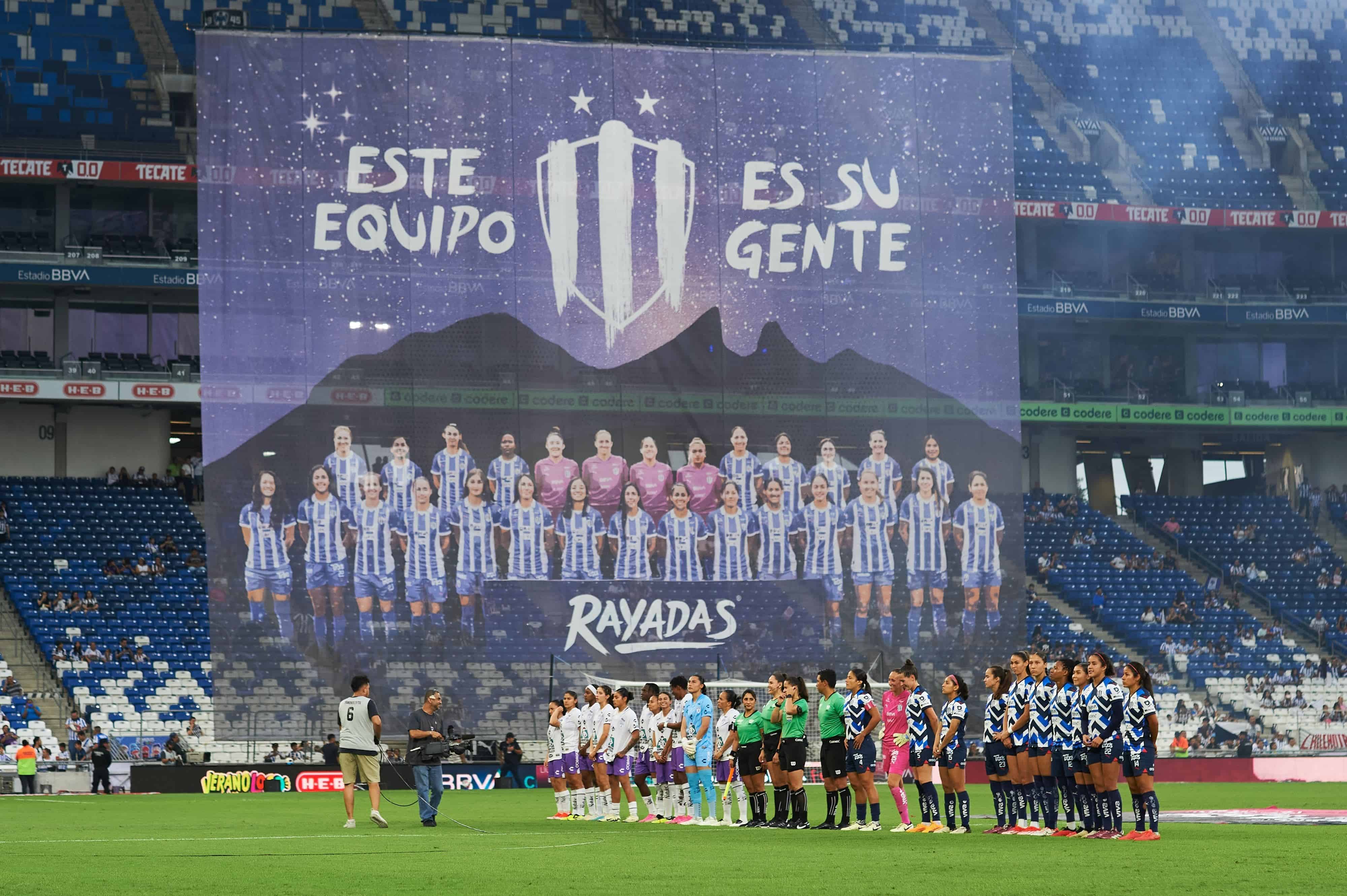 Tifo de Rayadas.