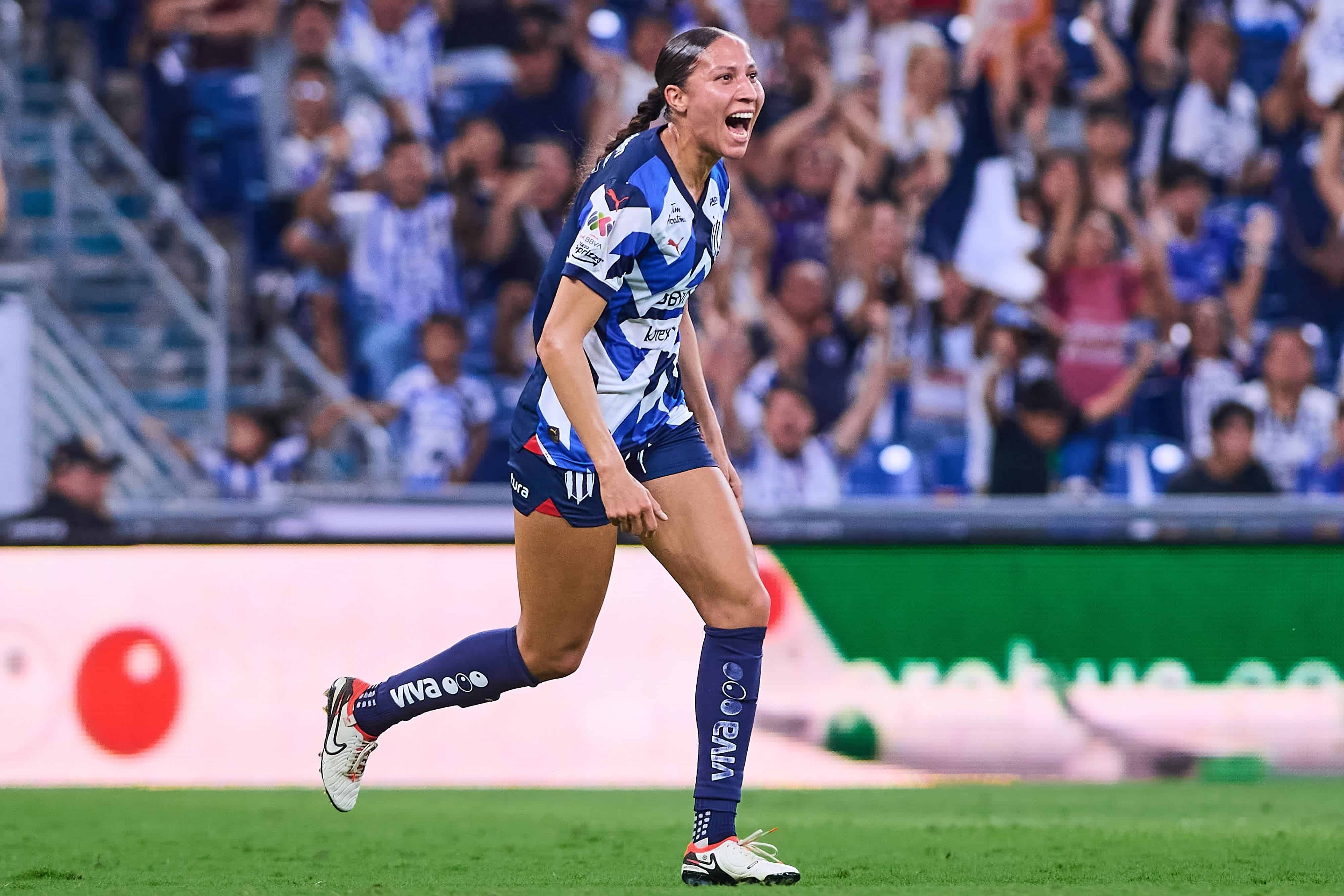 Myra Delgadillo hace el 1-0.
