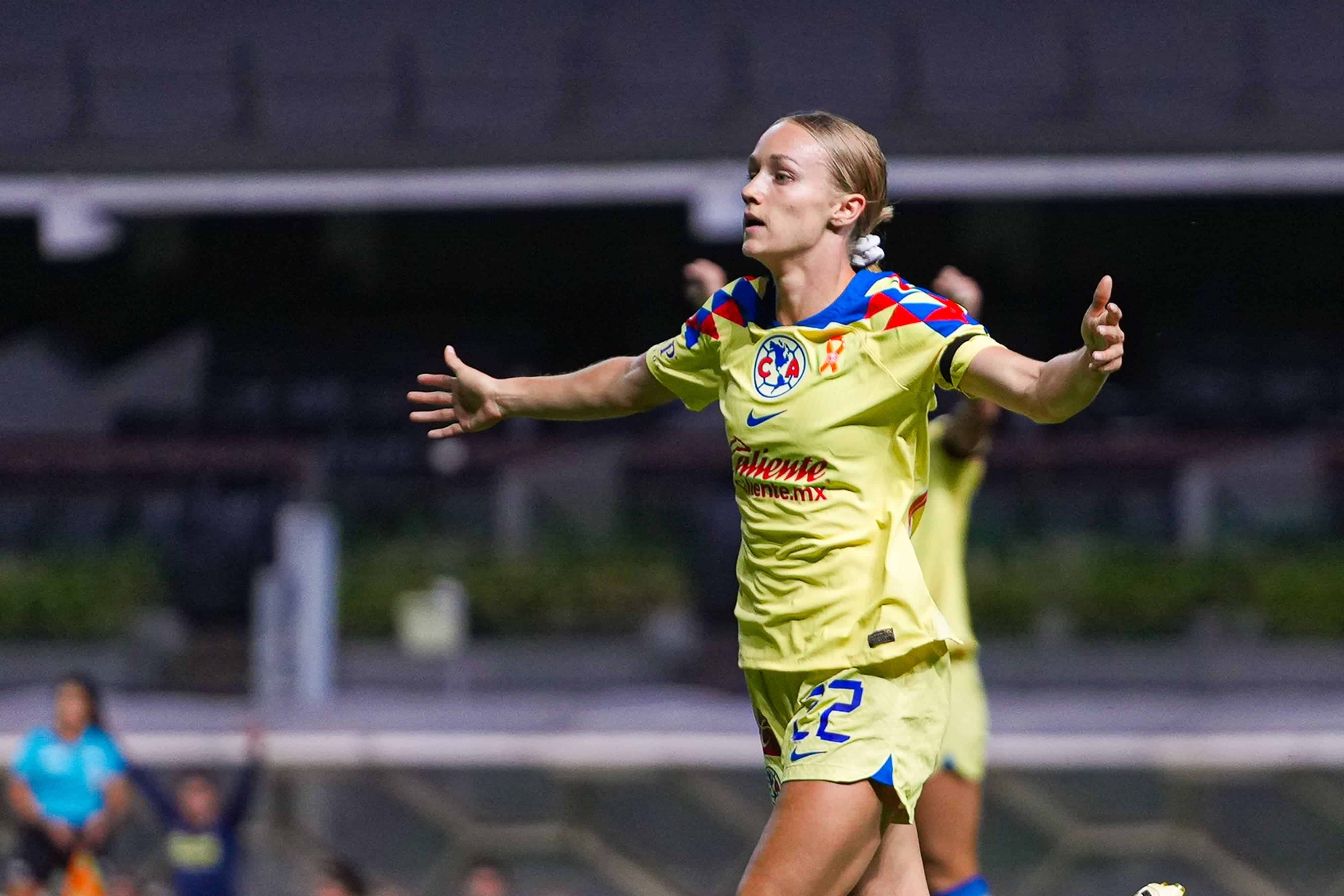 Sarah Luebbert hace doblete.