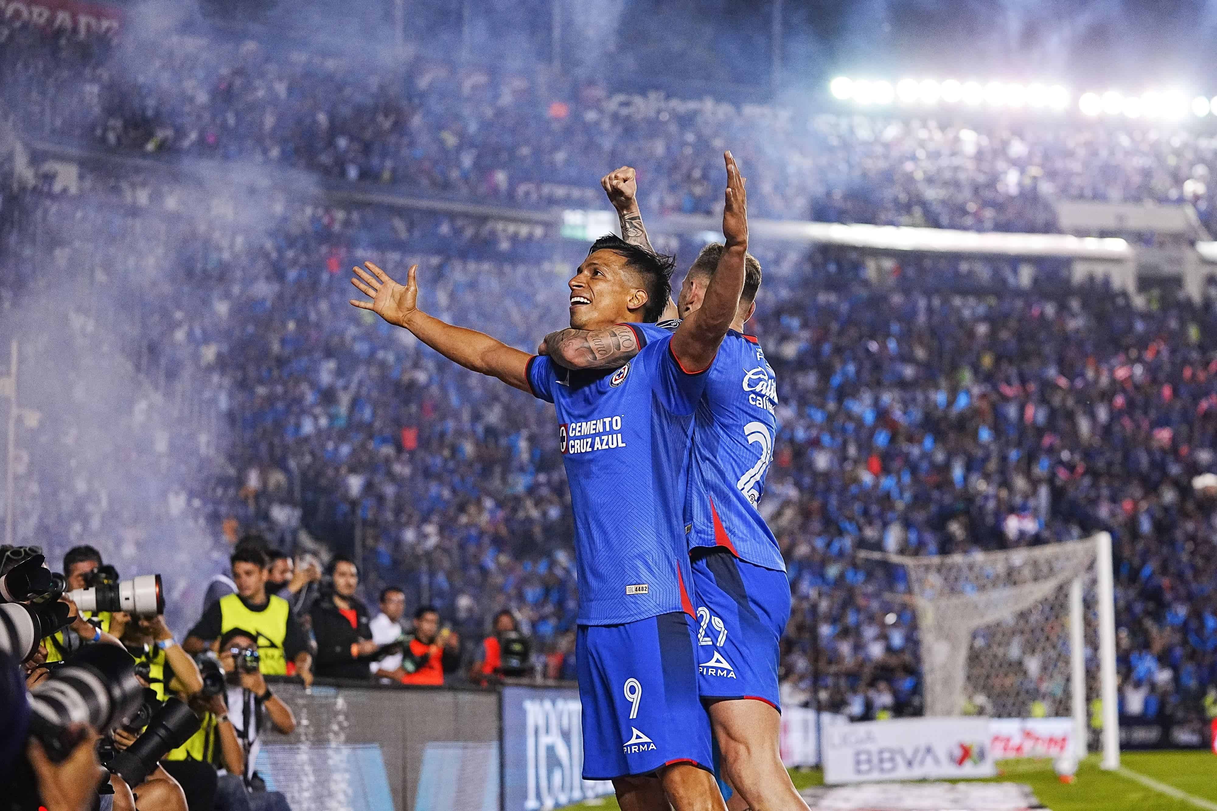 Ángel Sepúlveda abre el marcador.