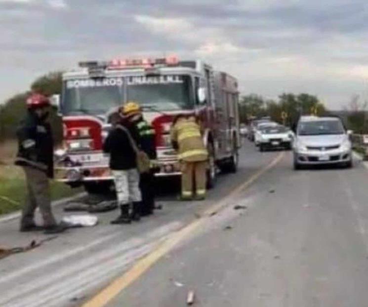 Estrella su moto y muere en Hualahuises