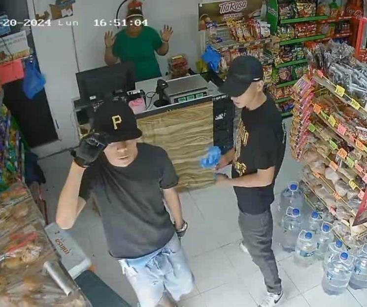 Buscan a asaltantes de frutería