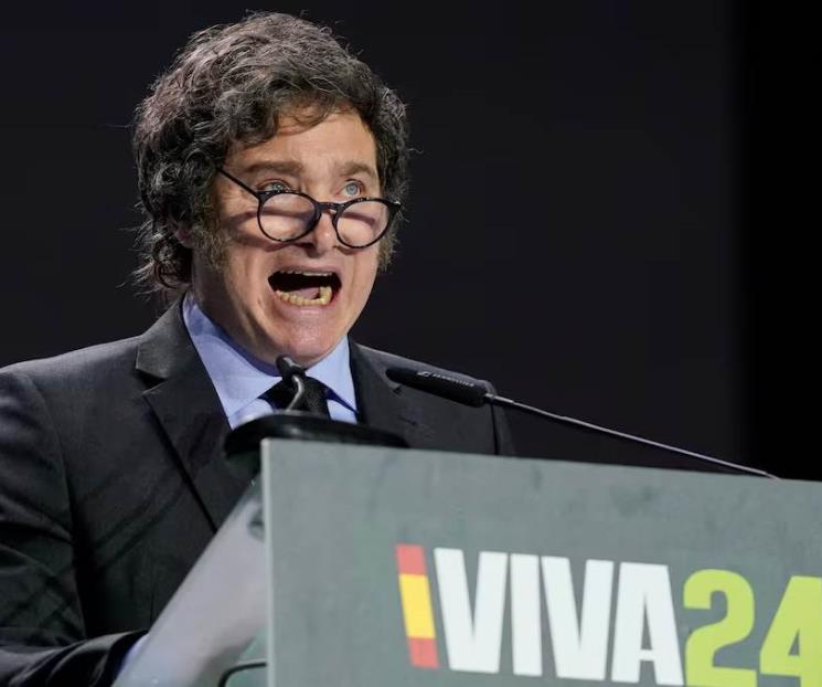Piden a Milei disculpa después de llamar corrupta a esposa de Pedro