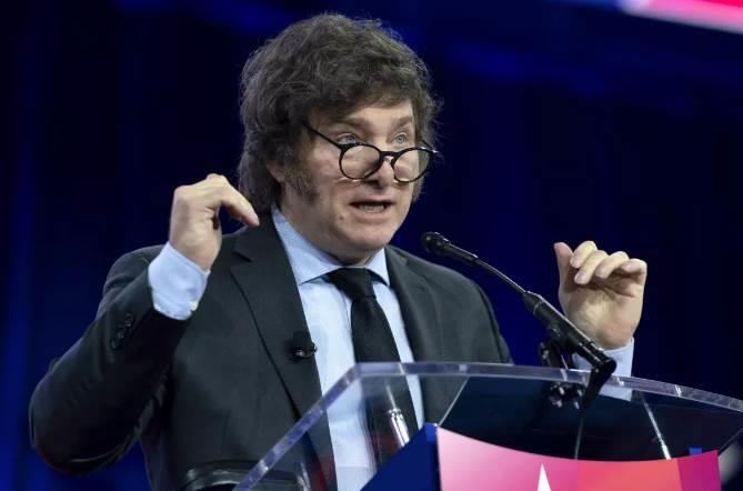 No voy a pedir disculpas a Sánchez, dice Milei