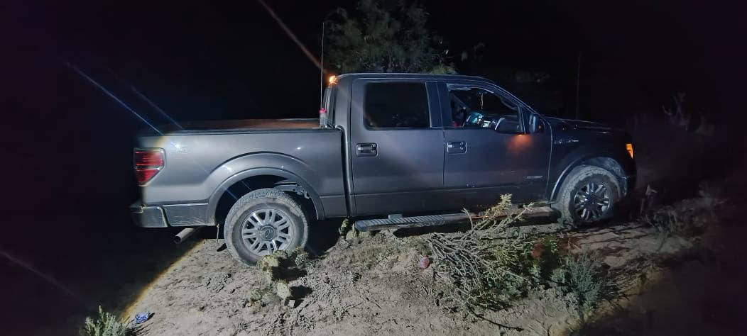 Un “pollero” que llevaba a 15  personas migrantes en condiciones de hacinamiento, fue detenido por elementos de Fuerza Civil en el municipio de Galeana, al sur de Nuevo León.