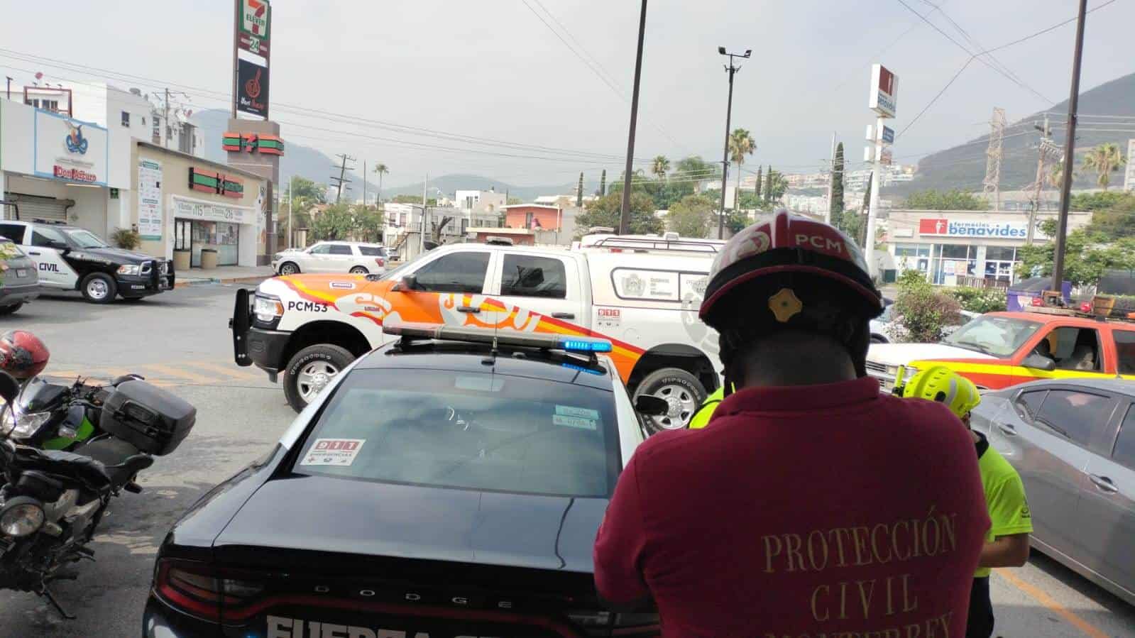 En el momento en que realizaba trabajas de electricidad en un negocio, un hombre murió al sufrir una descarga eléctrica, al sur del municipio de Monterrey.