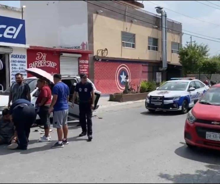 Dormita y arrolla a hombre