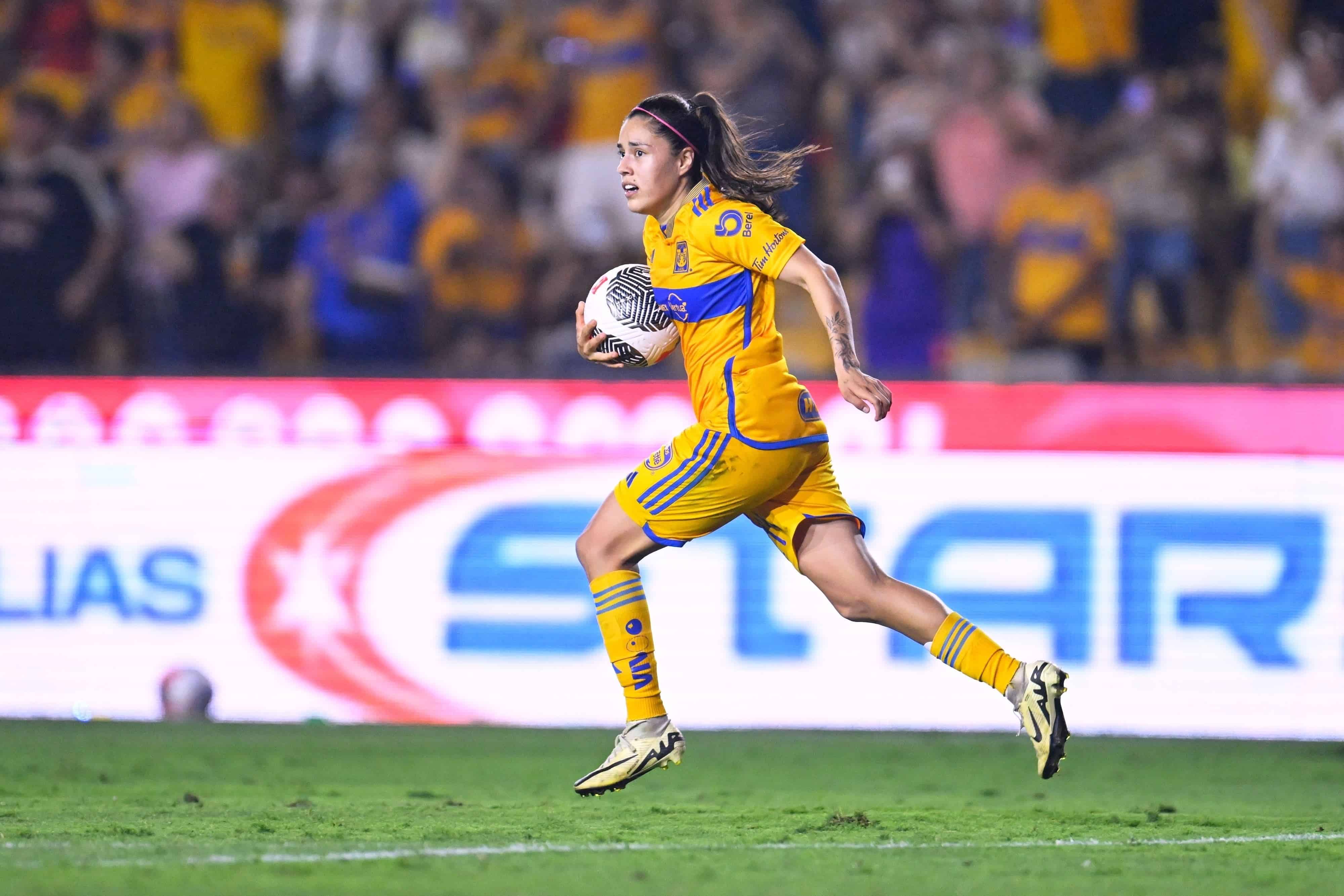 Lizbeth Ovalle anota por la vía penal.