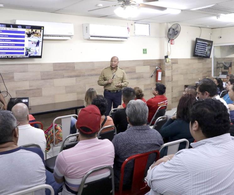 Exhorta Escobedo a comerciantes y empresarios a combatir extorsión