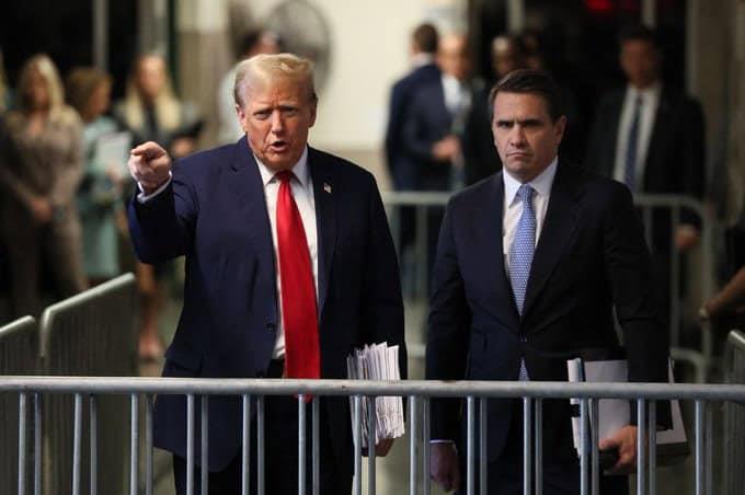 Concluyen argumentos en juicio a Trump por el escándalo Daniels