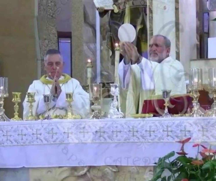 Reaparece obispo Salvador Rangel en misa de Catedral de Chilapa